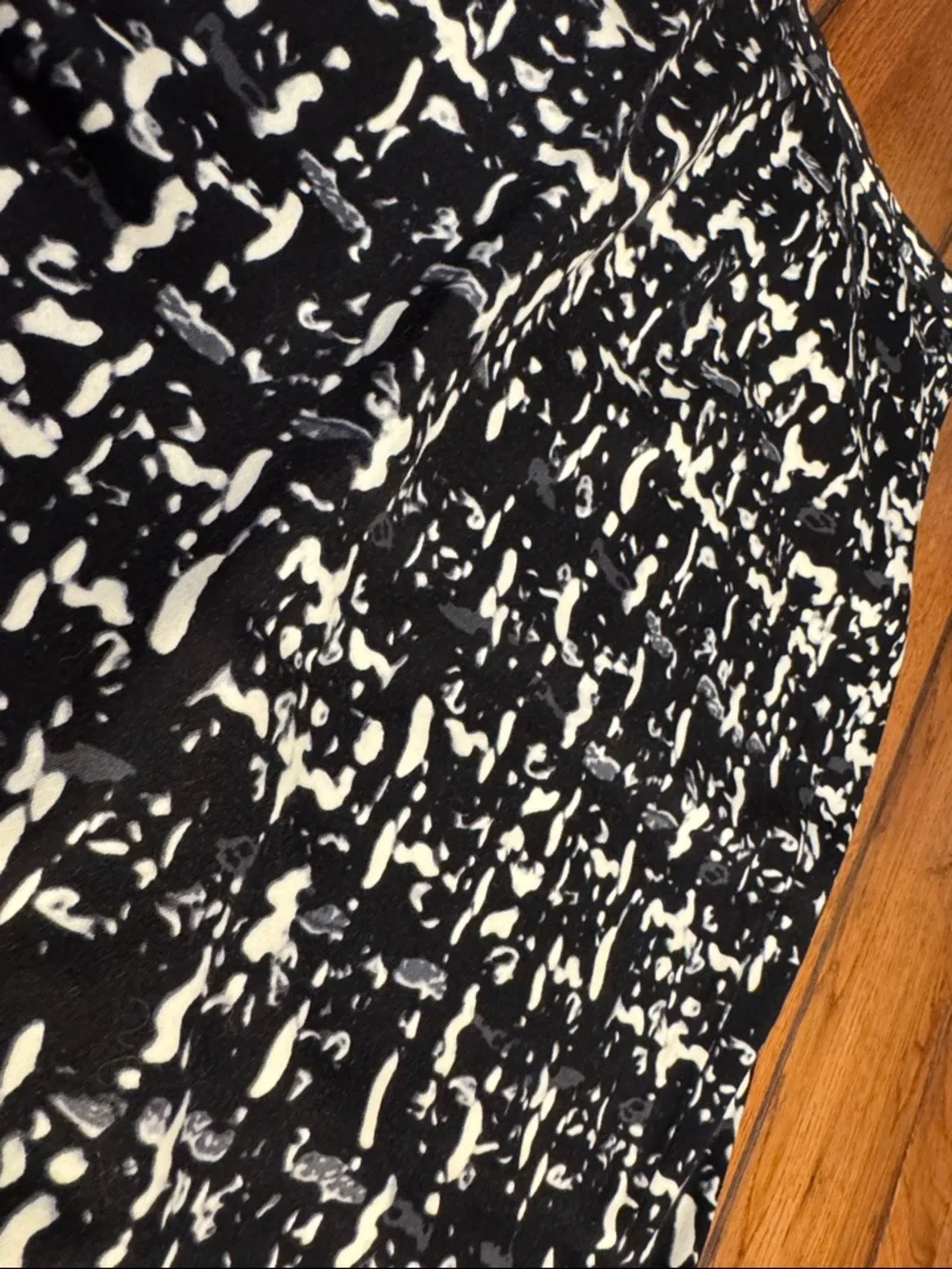 Michael Kors Black & White Tweed-Style Pencil Skirt - Picture 4 of 5